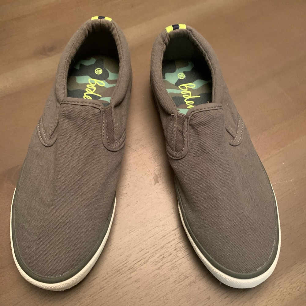 Boden slip on casual shoe